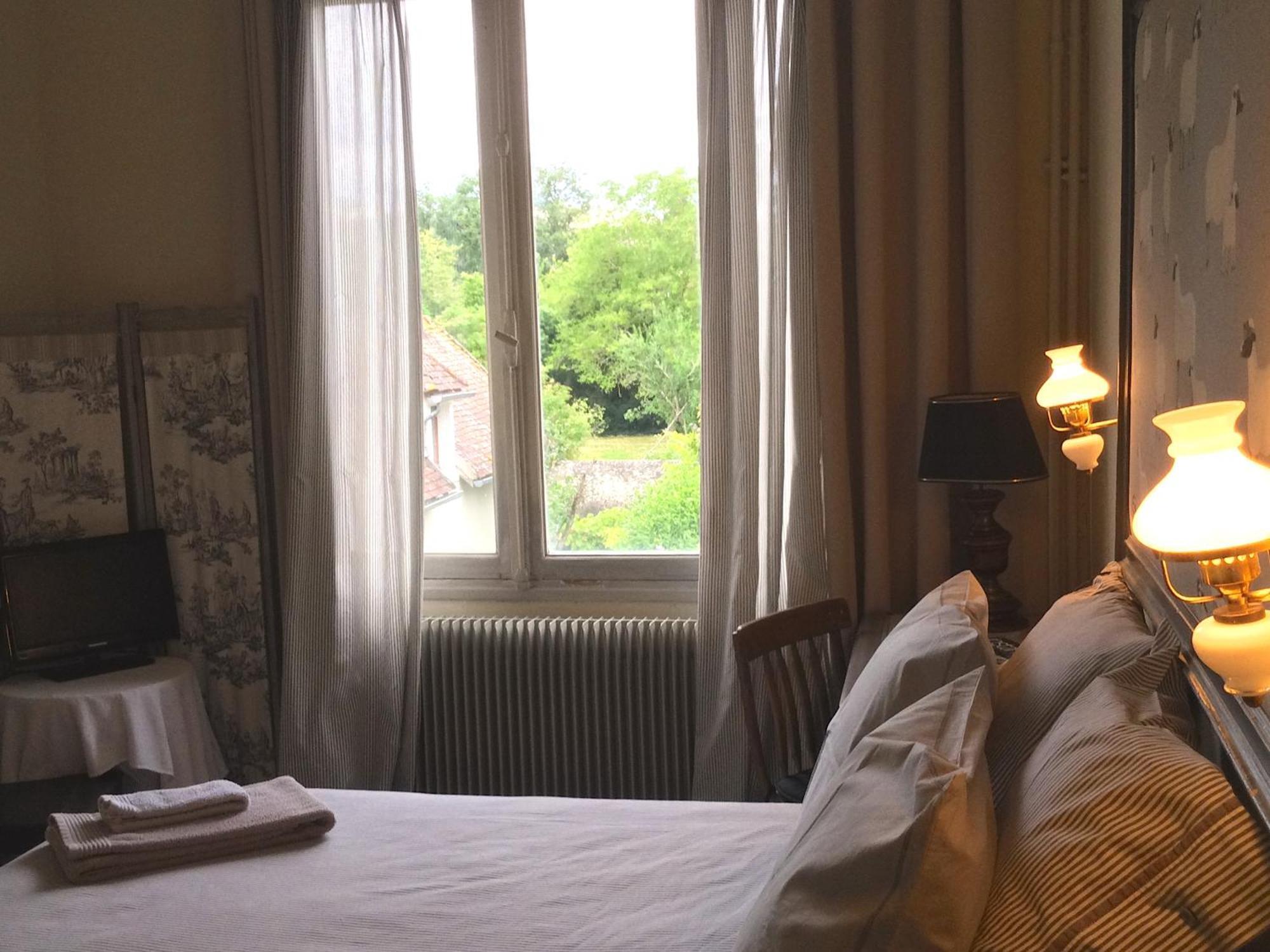 Le Logis Alexandra Bnb La Trimouille Екстериор снимка